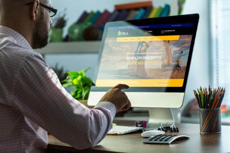 ¿Qué es un Webmaster y 8 funciones? webmaster en una agencia digital