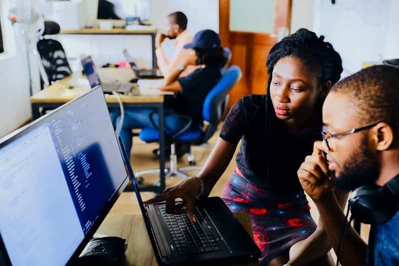 Las ventajas de contratar una empresa de software equipo de desarrollo de software