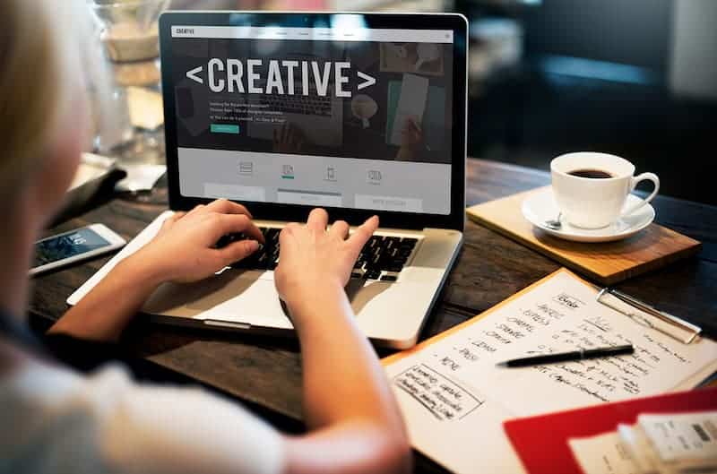 Análisis de las Aplicaciones de la IA en la Mejora de la Experiencia del Usuario y la Optimización del Diseño Web por Parte de las Agencias 3-claves-para-un-diseno-web-exitoso