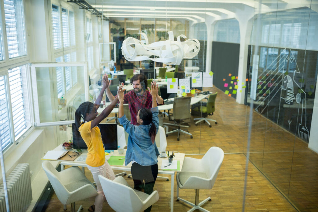 Beneficios de colaborar con agencias de marketing para startups Beneficios de colaborar con agencias de marketing para startups