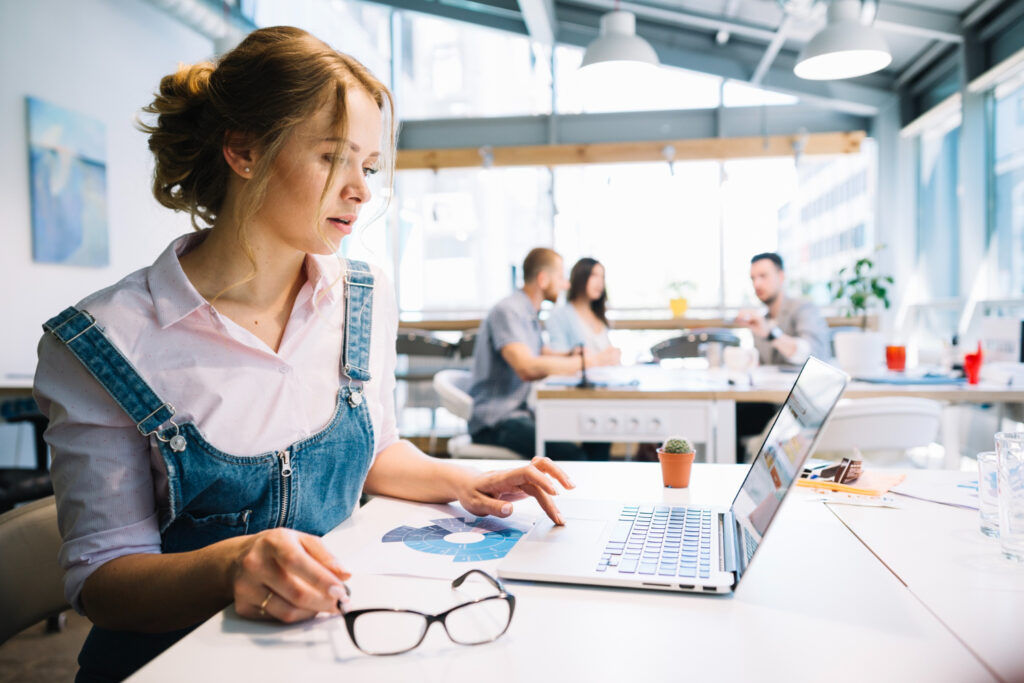 Beneficios y características del software de gestión para PYMES Beneficios y características del software de gestión para PYMES