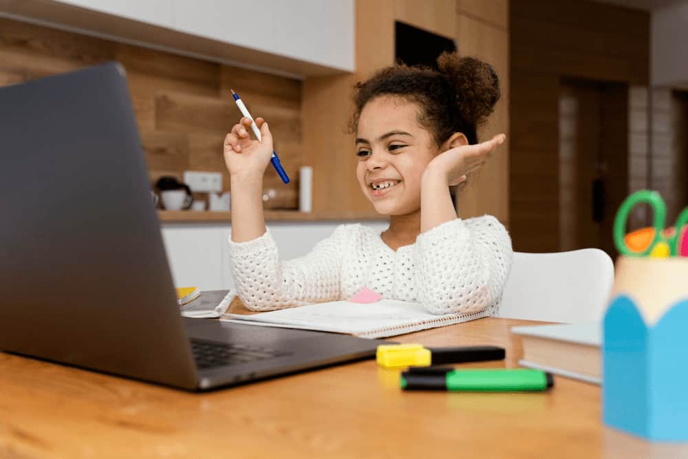 Estrategias de Community Management: Construye Comunidades Leales tipos de aplicaciones progresivas - educación