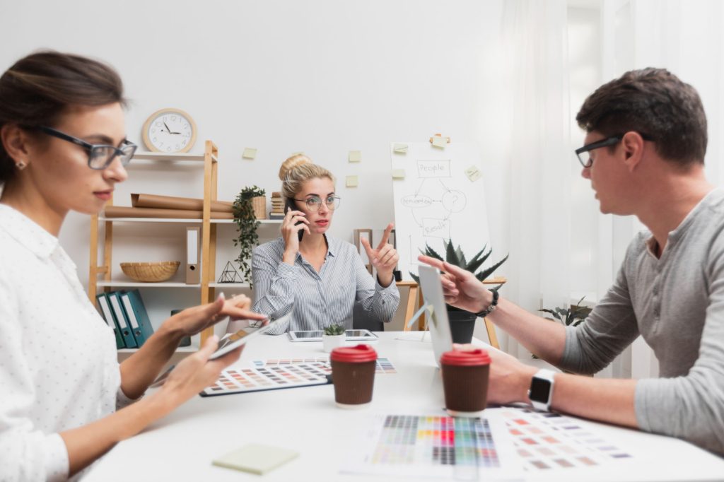 Por qué el branding es un elemento indispensable para cualquier empresa reunión de branding