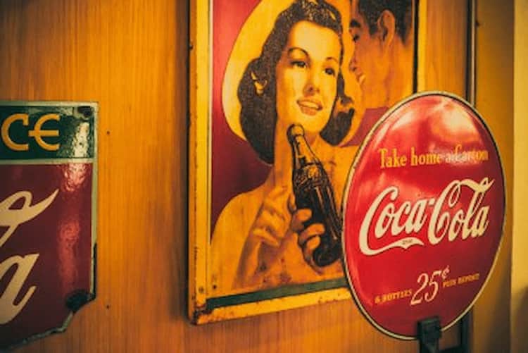 Historia de Logos Famosos logos- cocacola antiguo