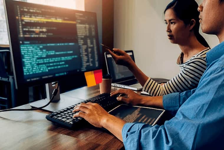 Explora Todos los Aspectos del Desarrollo de Software, Desde la Planificación Hasta la Implementación empresa de programación imagen destacada