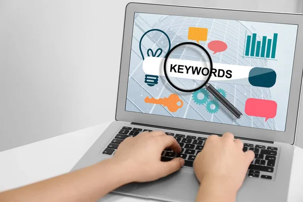 Google Ads para instituciones educativas: Cómo las universidades captan más estudiantes seo y la palabra clave