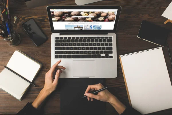 ¿Qué es el Copywriting para Páginas Web y por qué es clave? página web con diseño moderno