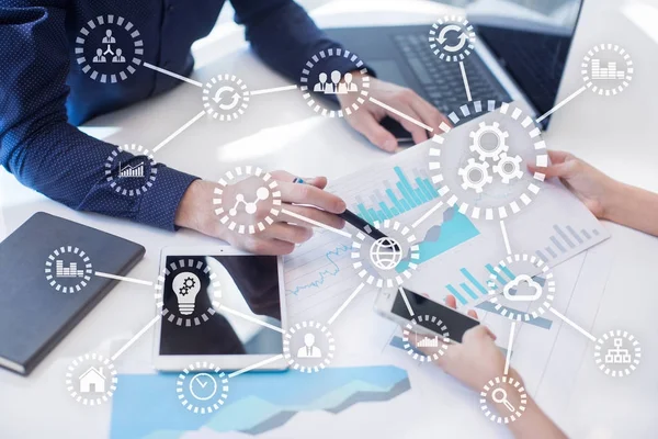 Cómo la inteligencia artificial está revolucionando el proceso de desarrollo web, desde la automatización hasta la personalización avanzada Cómo la inteligencia artificial está revolucionando el proceso de desarrollo web, desde la automatización hasta la personalización avanzada