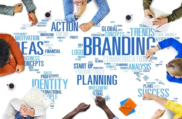 Cómo Crear una Marca Digital para Latinos en USA 2026 agencias lideres de branding en houston