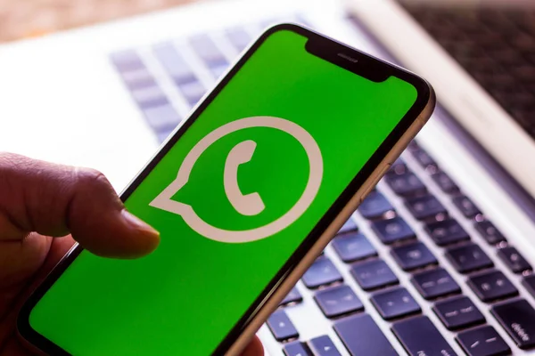 Cómo aumentar la conversión en tu sitio web integrando WhatsApp y un CRM Cómo aumentar la conversión en tu sitio web integrando WhatsApp y un CRM