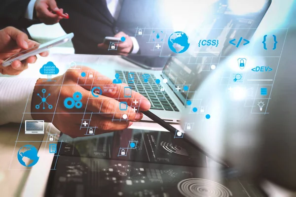 Desarrollo de software a medida vs plataformas genéricas: cuándo vale la pena cada opción EMPRESAS DE DESARROLLO DE SOFTWARE